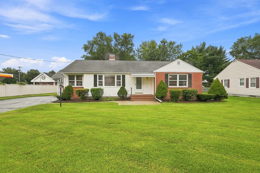 13 Parker St, Agawam, MA 01001