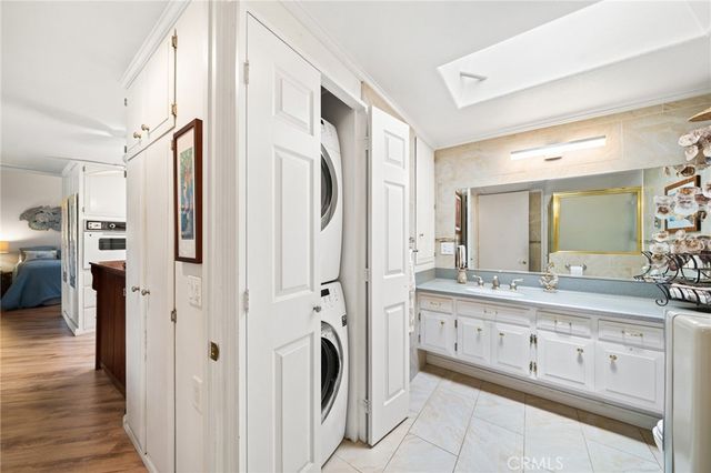 1240 Oakmont Road M4-52H, Seal Beach, CA 90740