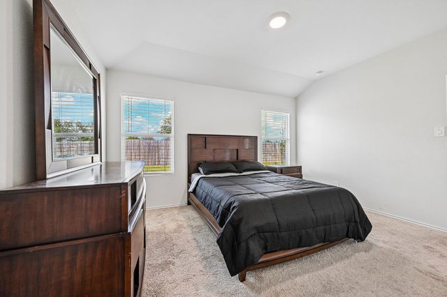343 Andover LN, Uhland, TX 78640