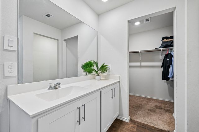 343 Andover LN, Uhland, TX 78640