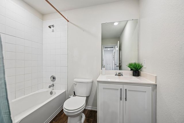 343 Andover LN, Uhland, TX 78640