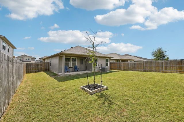 343 Andover LN, Uhland, TX 78640
