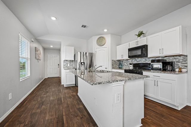 343 Andover LN, Uhland, TX 78640