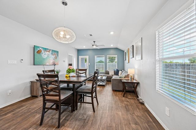 343 Andover LN, Uhland, TX 78640