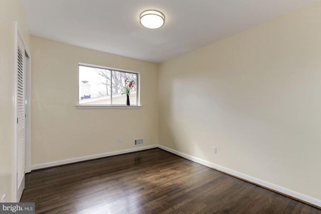 6400 REDWING RD, Bethesda, MD 20817