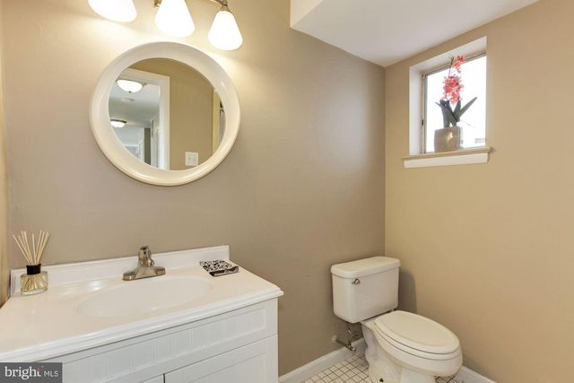 6400 REDWING RD, Bethesda, MD 20817