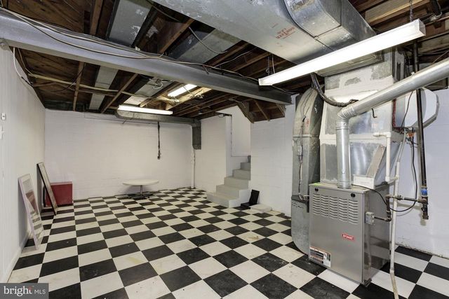 6400 REDWING RD, Bethesda, MD 20817