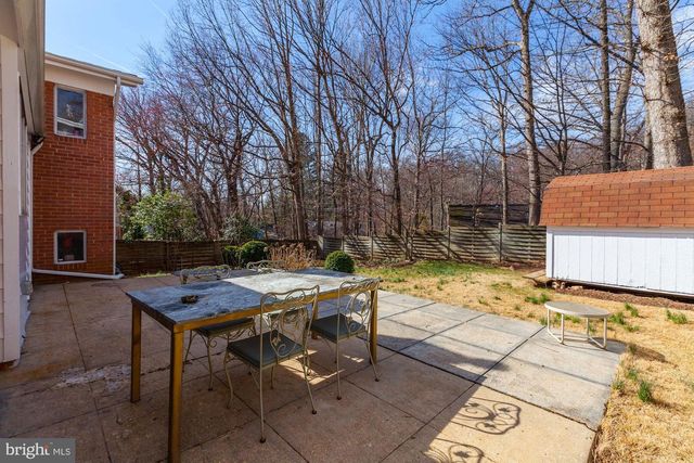 6400 REDWING RD, Bethesda, MD 20817