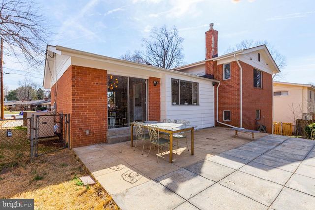 6400 REDWING RD, Bethesda, MD 20817