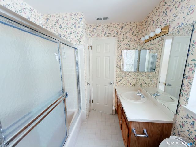 5 Kensington Road 5, Monroe, CT 06468