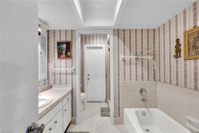 263 Shadowridge CT, Marco Island, FL 34145