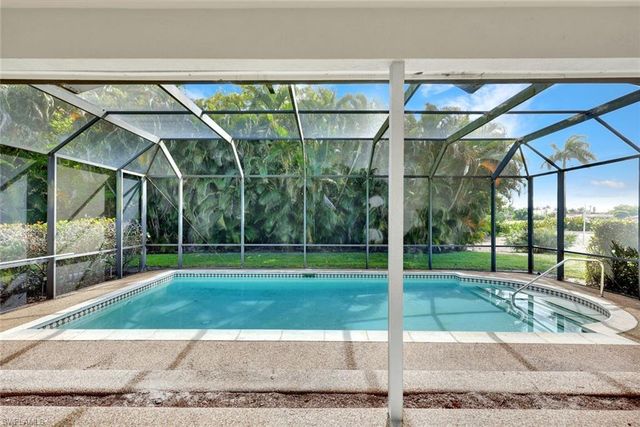 263 Shadowridge CT, Marco Island, FL 34145