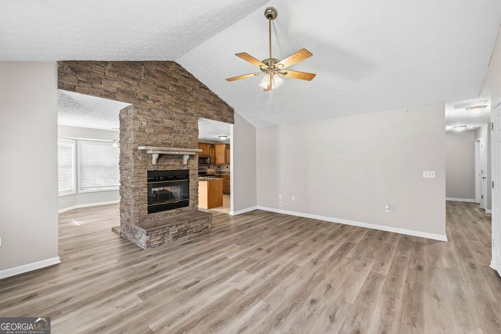 130 The Falls Boulevard, Covington, GA 30016 — photo 4