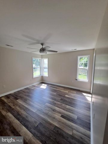 210 AMARET ST, Fredericksburg, VA 22401