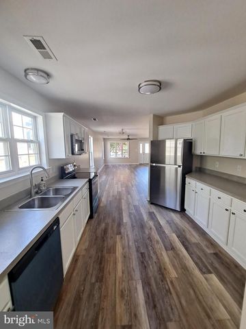 210 AMARET ST, Fredericksburg, VA 22401