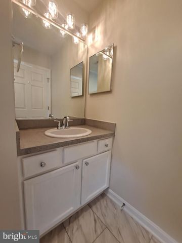 210 AMARET ST, Fredericksburg, VA 22401