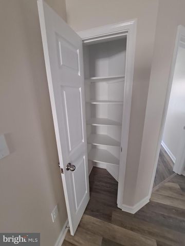 210 AMARET ST, Fredericksburg, VA 22401