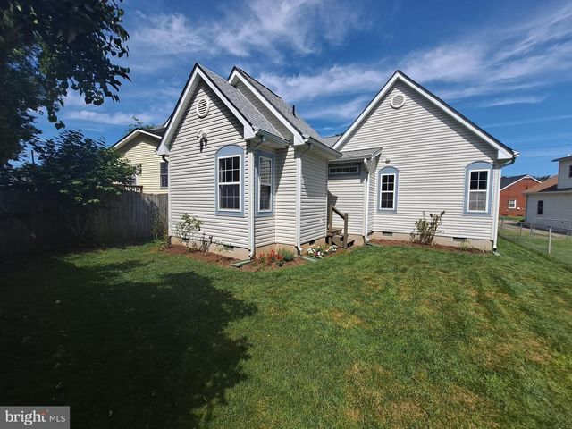 210 AMARET ST, Fredericksburg, VA 22401