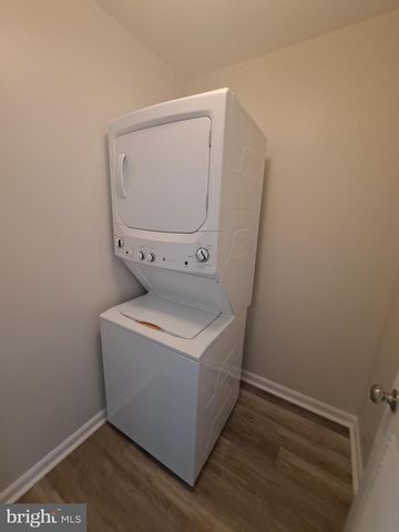 210 AMARET ST, Fredericksburg, VA 22401