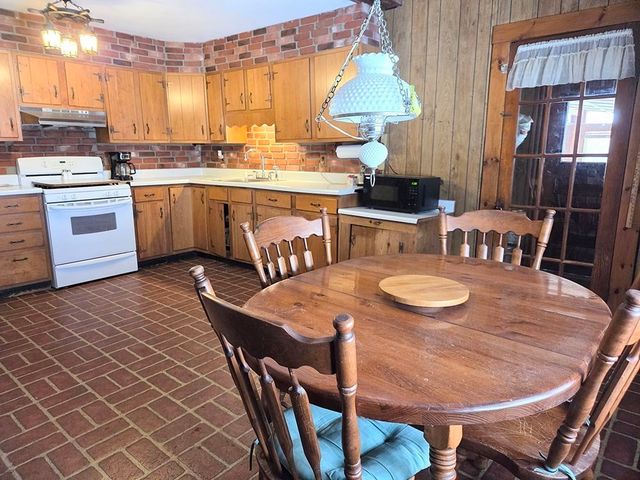43 Winchendon Rd, Royalston, MA 01368