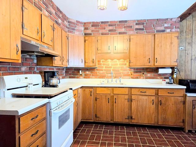 43 Winchendon Rd, Royalston, MA 01368