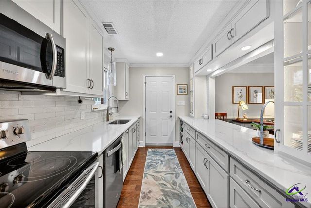 201 William D Evans Court, Kathleen, GA 31047