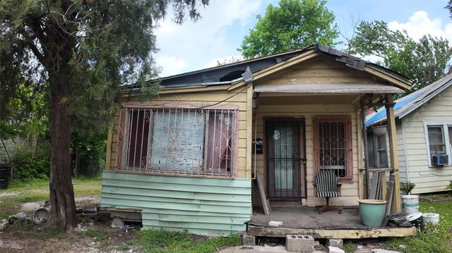 7935 Sherman Street, Houston, TX 77012