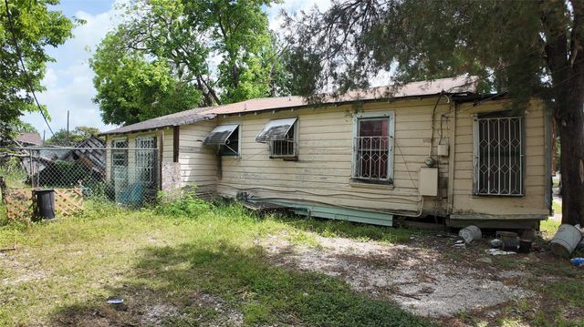 7935 Sherman Street, Houston, TX 77012