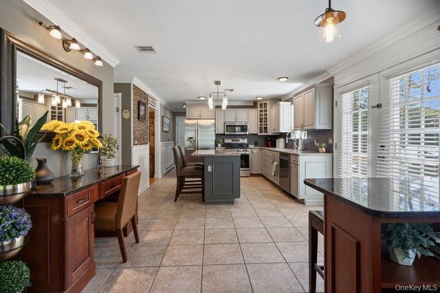 131 Jamaica Avenue, Medford, NY 11763