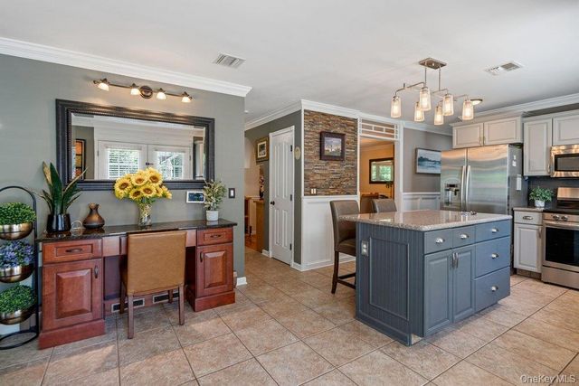 131 Jamaica Avenue, Medford, NY 11763