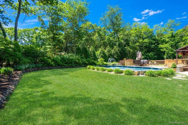 131 Jamaica Avenue, Medford, NY 11763