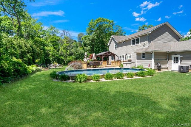 131 Jamaica Avenue, Medford, NY 11763