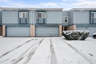 215 Lakeshore Lane, Bloomingdale, IL 60108