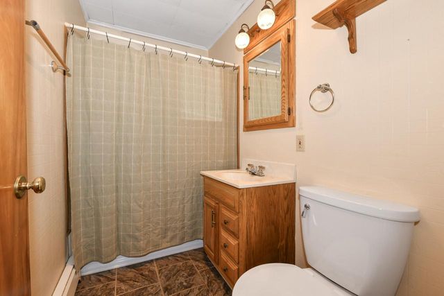 N6924 Oak LANE, Elkhorn, WI 53121