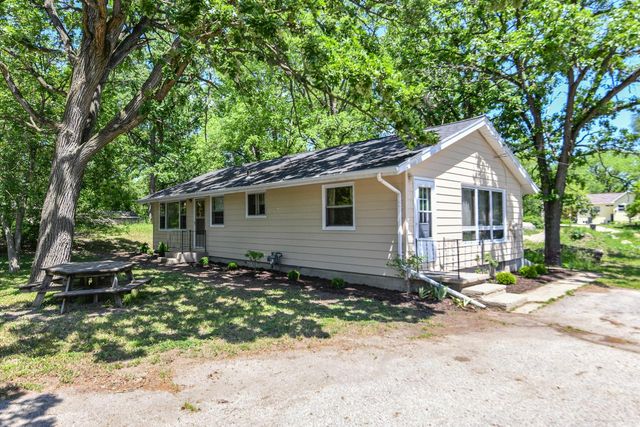N6924 Oak LANE, Elkhorn, WI 53121
