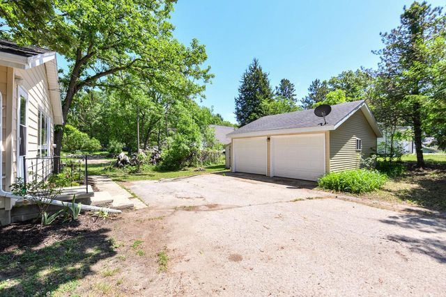 N6924 Oak LANE, Elkhorn, WI 53121
