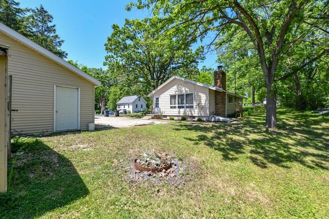 N6924 Oak LANE, Elkhorn, WI 53121