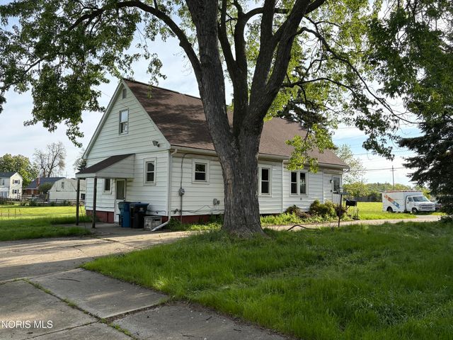 1312 Towers Road, Oregon, OH 43616