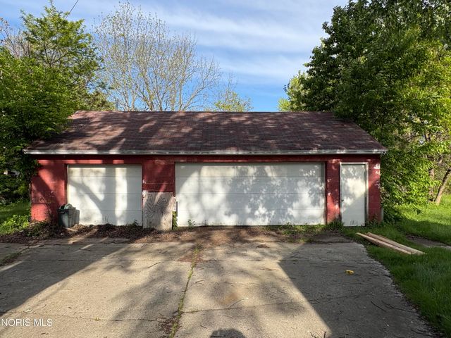 1312 Towers Road, Oregon, OH 43616