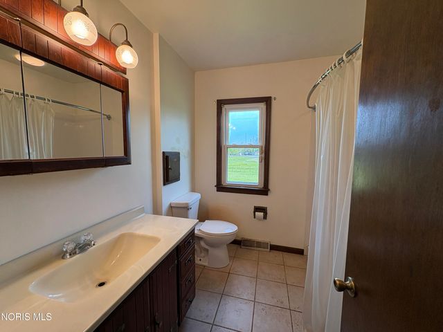 1312 Towers Road, Oregon, OH 43616