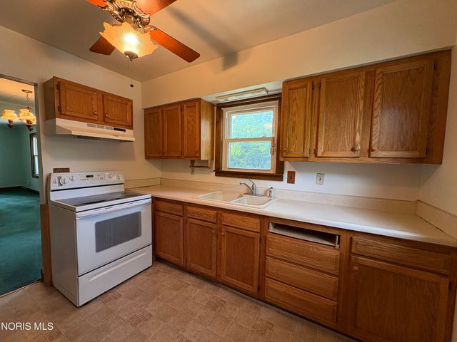 1312 Towers Road, Oregon, OH 43616