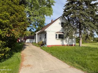 1312 Towers Road, Oregon, OH 43616