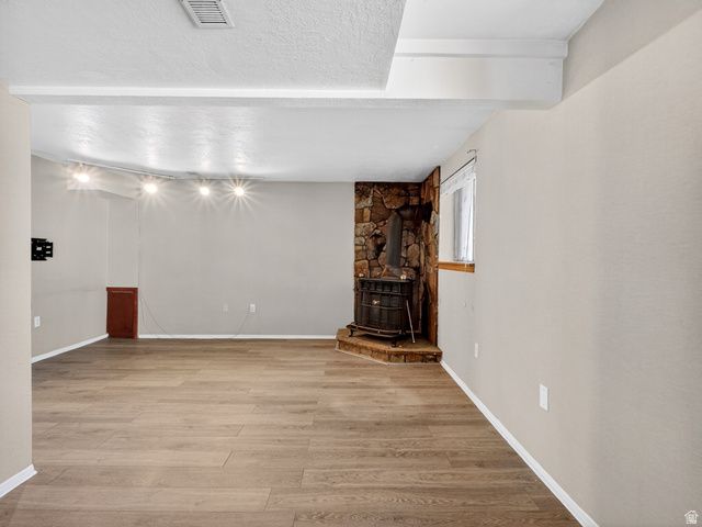 1371 E 5800 S, South Ogden, UT 84405