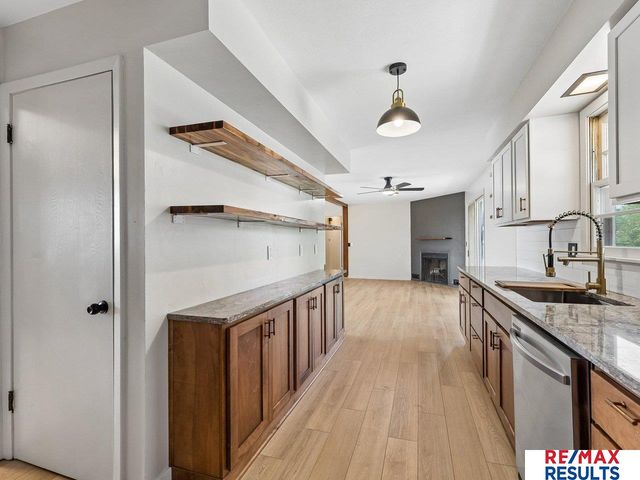 6818 N 51 Street, Omaha, NE 68152