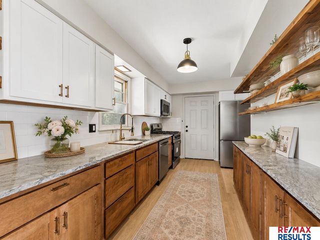 6818 N 51 Street, Omaha, NE 68152