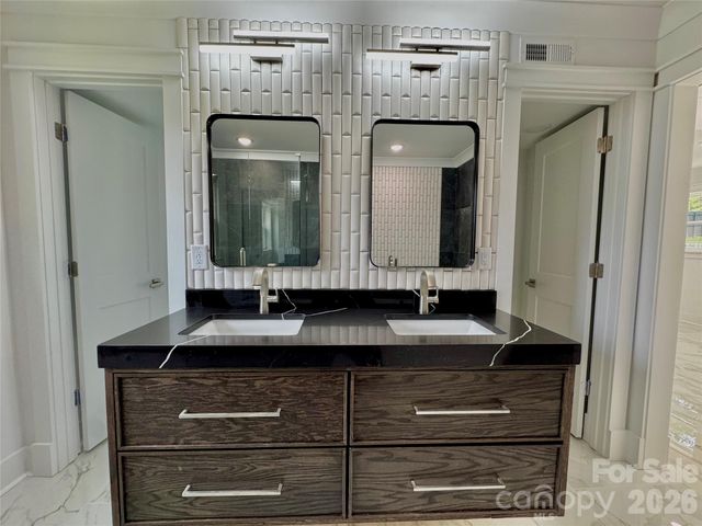 5635 Ruth Drive, Charlotte, NC 28215