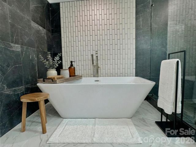 5635 Ruth Drive, Charlotte, NC 28215