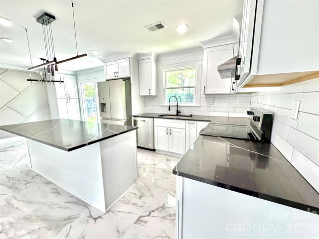 5635 Ruth Drive, Charlotte, NC 28215