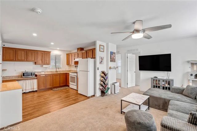 1134 Villa Calimesa 77, Calimesa, CA 92320