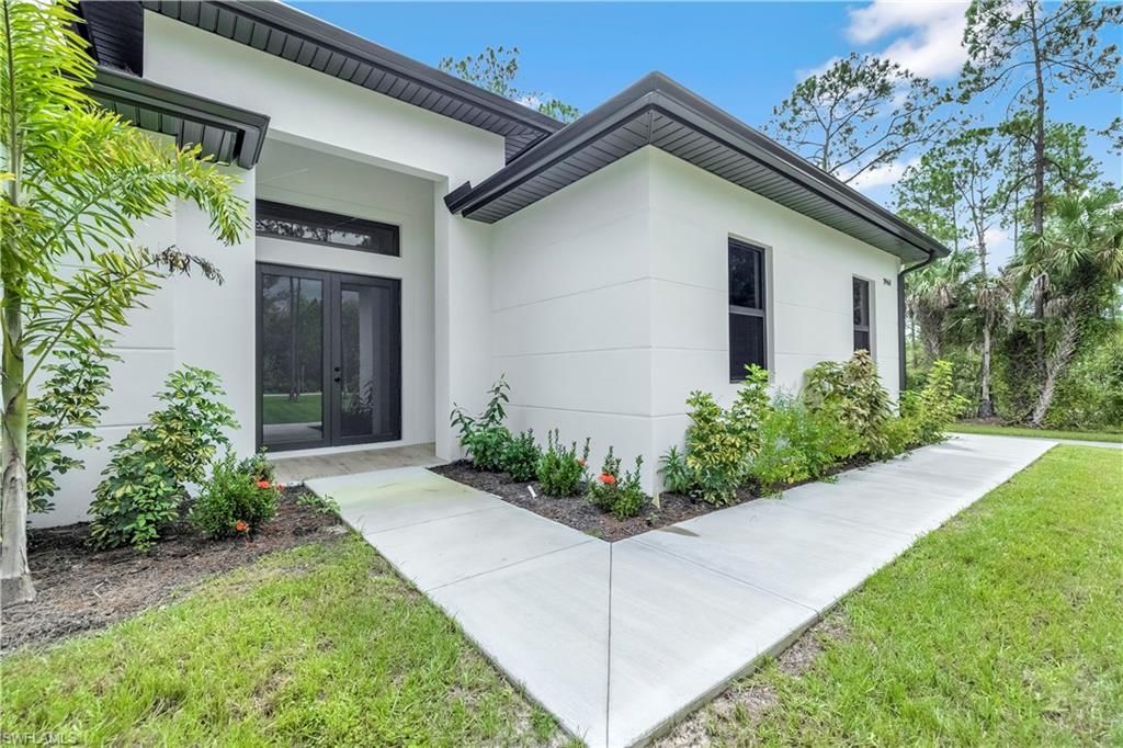 1968 18th AVE NE, Naples, FL 34120